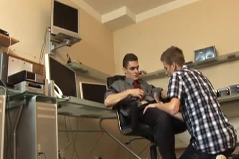 Skinny dudes poke nudeback At Work - Mh
