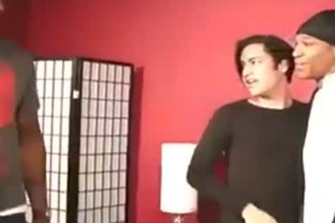 Emo White man receives To bang Two hawt Thugs!