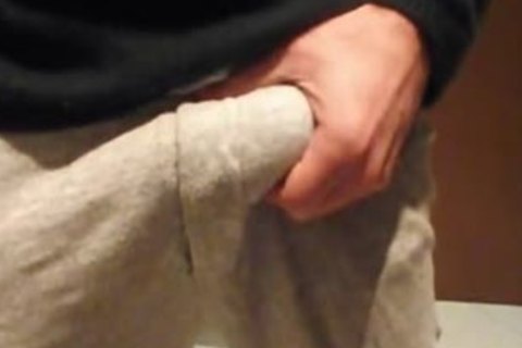 Prima Di Fare La Doccia,in Corridoio Per Non Lasciare Tracce In Casa Dove Non Vive Solo. Spero Di Rivederlo Presto. Buona Visione. I Commenti O Consigli Fanno Sempre Piacere. Ciao