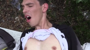 young bartender shows his 10-Pounder in public