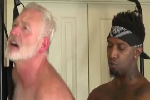 favourable Daddy Acquires A Hard darksome 10-Pounder