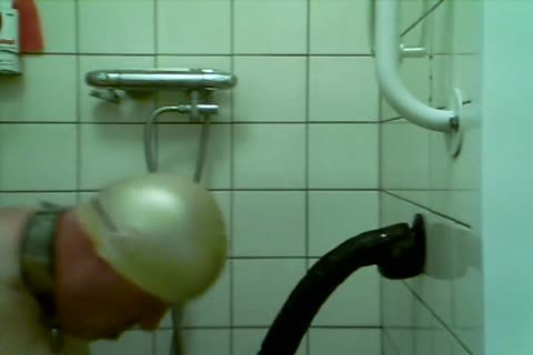 Dutch amateur rushes nailing