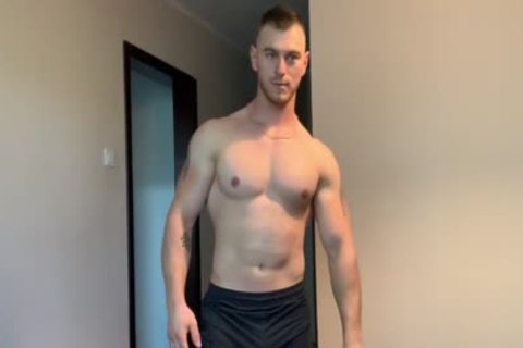 OF - Bodyouwant naked Flexing & jerking off 1