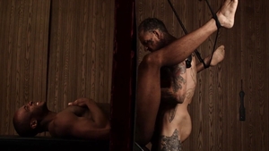MEN - American Trent King goes for bondage