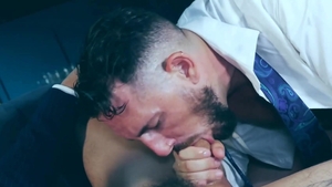 MenatPlay - Derek Allen finds irresistible nailed rough