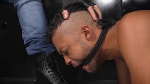 FetishMen: Hairy latino Vini Roseti helps with whip