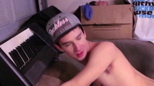 DirtyBoyVideo: Super cute big cock Nathan Stratus blowjob cum