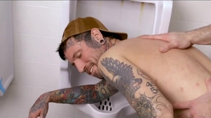 don't Be Shy, Lemme watch That Hung 10-Pounder Sir