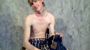 teensandtwinks: Tender Mark's Solo Frenzy