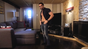 Zack’s Muscle Bound Jerk-Off Session Live